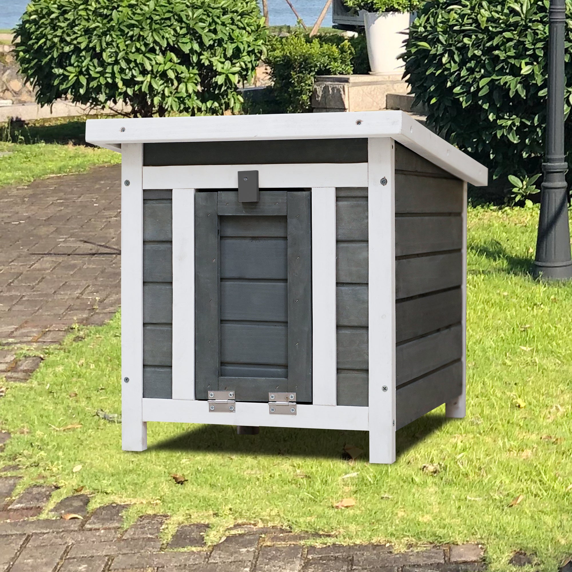 Weatherproof Wooden Outdoor Rabbit Hutch with Lockable Door and Lift Top